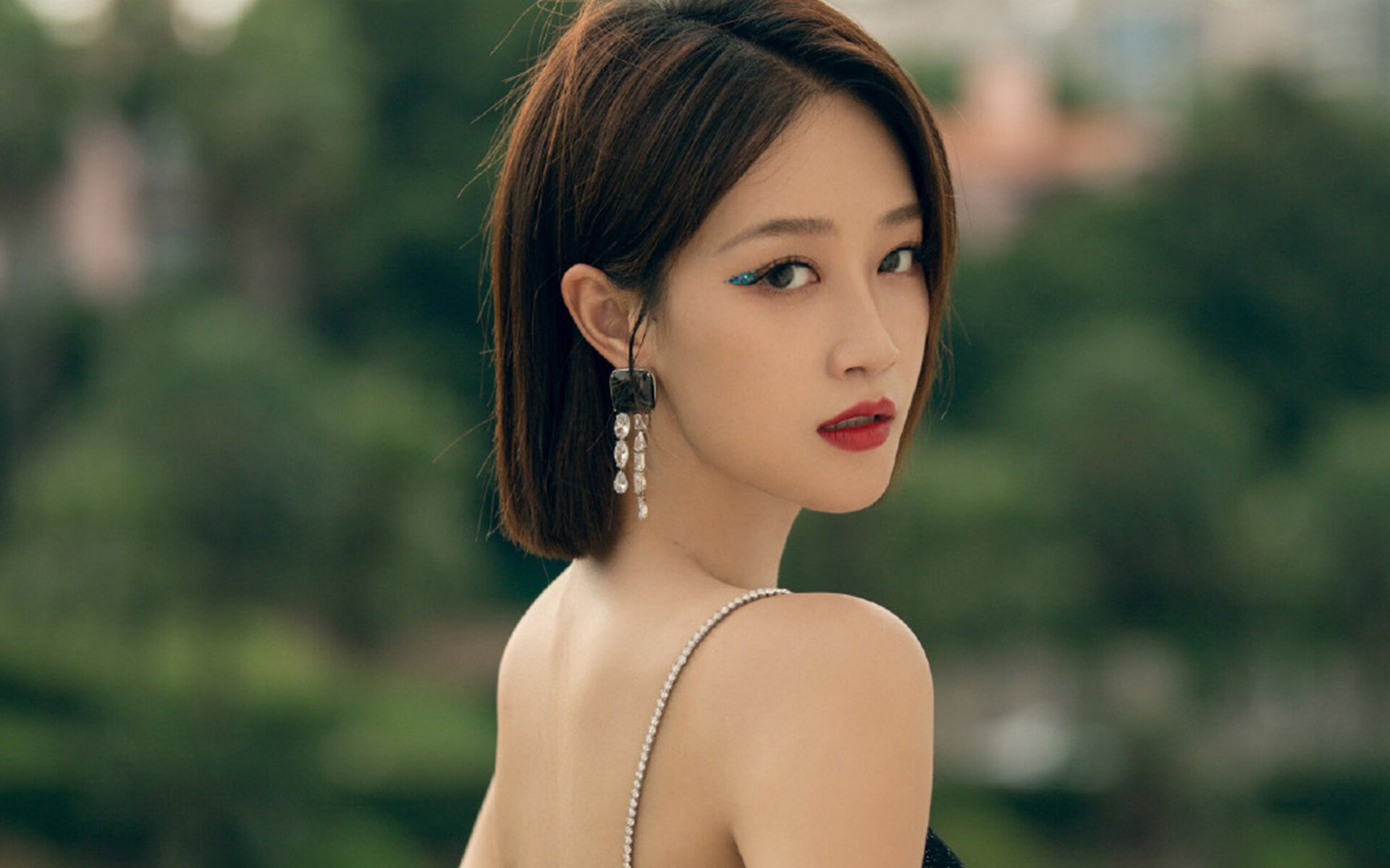 逆境反弹:受伤、挫折后重塑辉煌的故事,逆境中反弹的那句话