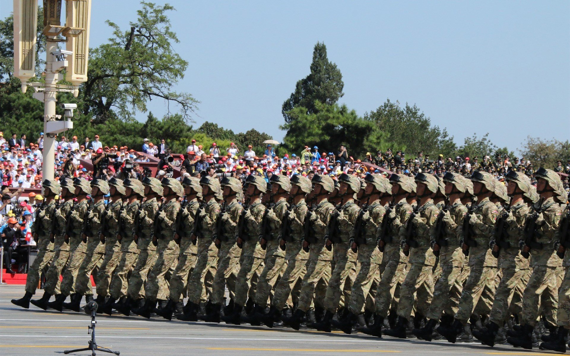 东亚杯中国青年队战平 球迷积极支持，东亚杯扩军